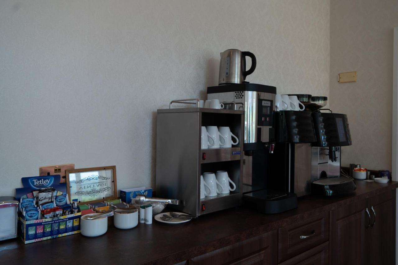 Westlands Of Couette-café